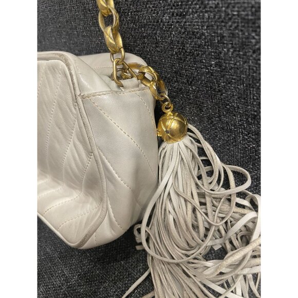 Chanel: RARE 1994 White Envelope Camera Vintage Chanel Quilted Lambskin Leather - Picture 7 of 16